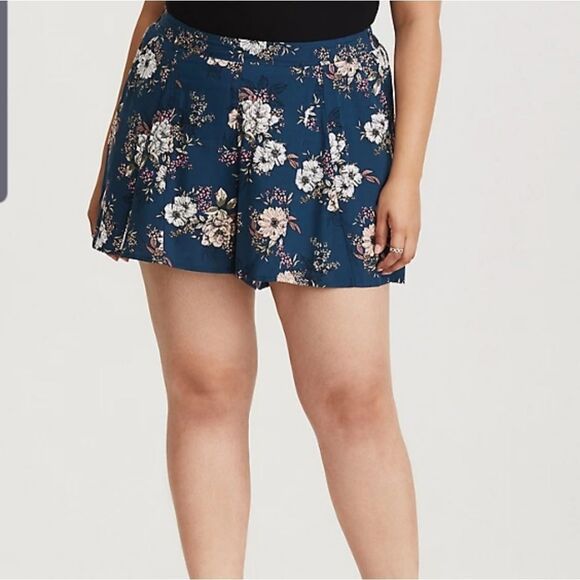 Torrid teal floral challis shorts sz 0